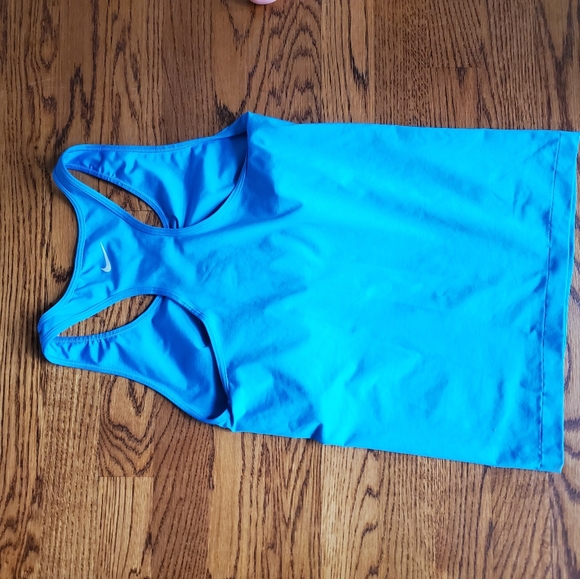 Nike work out tank - Picture 2 of 2